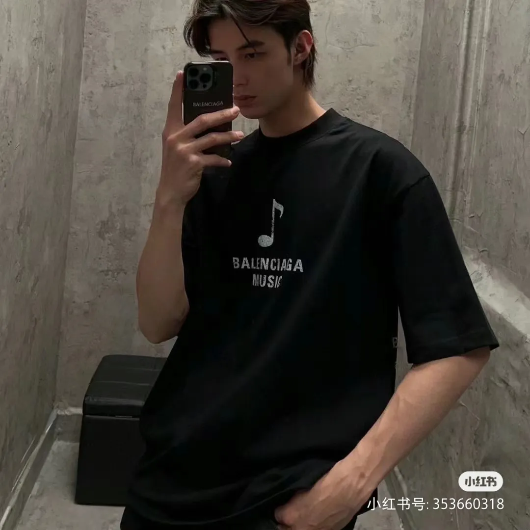 P80✨🔥 BALENCIAGA Paris lettering printed short-sleeved T-shirt, custom-woven and dyed 280g combed cotton heavyweight fabric, zero color difference in thread, perfect details, different from the current version on the market, welcome to compare, Same Style for men and women, must-sell in the picture above Color: White Black Size: 1 2 3 4